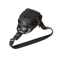 Tas dada pria kulit asli bermotif buaya tas selempang pria tas selempang kasual trendi yang dipersonalisasi tas selempang satu bahu.