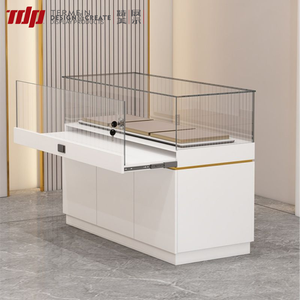 Espositore Cosmetico Minimalista Rettangolare in Legno TDP per Profumi, Rossetti e Prodotti Skincare nei Negozi al Dettaglio - Product Image 4