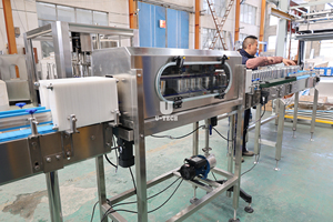 Máquina de Llenado y Envasado Automática Integrada para Bebidas Carbonatadas en Latas Pequeñas, 6000BPH 12000BPH, Proveedor Dorado, <span class=keywords><strong>Precio</strong></span> - Product Image 4