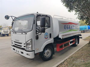 Japanse <span class=keywords><strong>Isuzu</strong></span> watertanker/watervrachtwagen 4x2 5 ton 5 m³ 5000 liter 1000 gallon 5T - Product Image 5