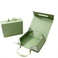 Boîte cadeau pliable mate avec intérieur doublé de satin et fermeture à ruban pour cadeaux, commandes en gros et logo personnalisé