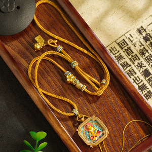 จี้พระเครื่องทองคำชุบหรูหรา สลักบทสวดมนต์พระพุทธศาสนาจีน ชูรังกามะ รูปทรงสี่เหลี่ยม - Product Image 5