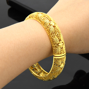 Chất Lượng Cao Brass Chunky <span class=keywords><strong>Bangles</strong></span> Cổ Điển Mạ Vàng Sang Trọng Hollow Thông Tư Hình Học Mô Hình Vòng Đeo Cho Phụ Nữ Đồ Trang Sức Thời Trang - Product Image 1