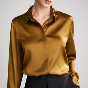 Camicetta da <span class=keywords><strong>Donna</strong></span> Minimalista <span class=keywords><strong>in</strong></span> Seta Satinata Dorata di Lusso a Maniche Lunghe con Bottoni, Ideale per Primavera/Estate - Vendita Diretta - Product Image 5