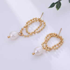 Pendientes de aro de acero inoxidable a la moda para mujer Diseño de joyería de alta calidad chapado en oro de 18 quilates - Product Image 1