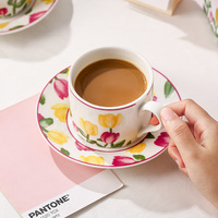 ESTICK Ensemble de tasses à café en porcelaine peintes à la main avec motif de tulipes, grande capacité, résistantes à la chaleur, lavables au lave-vaisselle, coffret cadeau pour le thé de l'après-midi