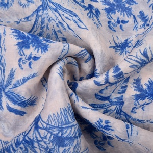 Tela Tejida 85% Algodón, 15% Nailon, 50GSM, Diseño Floral Monocromático Ultra Detallado, Vestidos de Verano de Lujo - Product Image 2