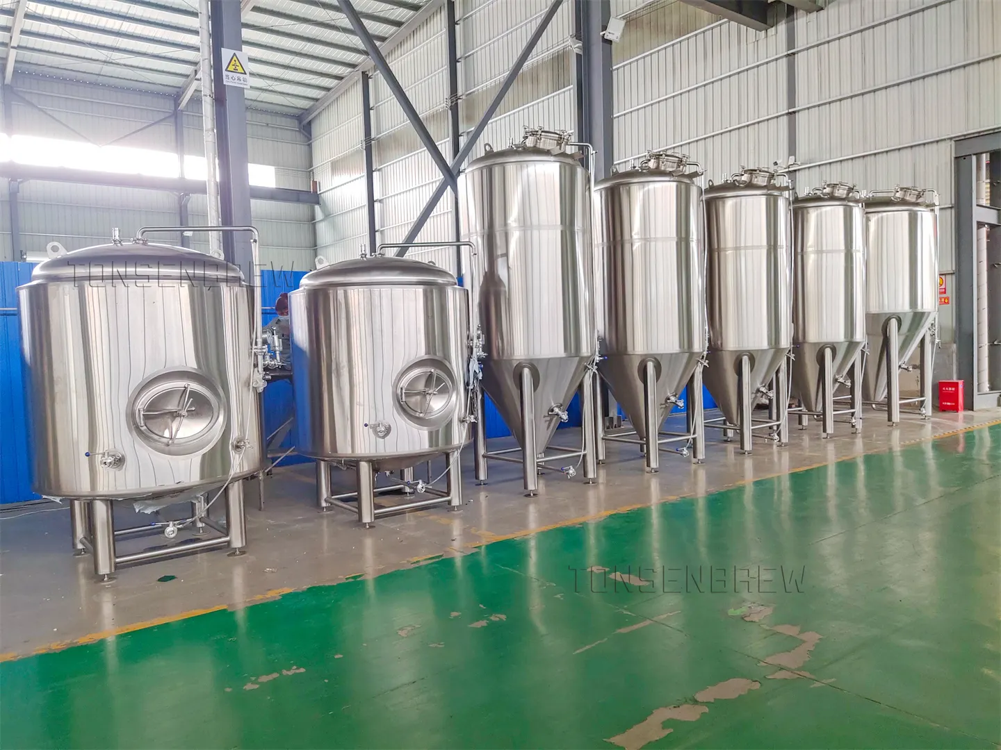 3000l 4000l 5000l 6000l 8000l Horizontale Heldere Biertank Opslag Bier Serveertank