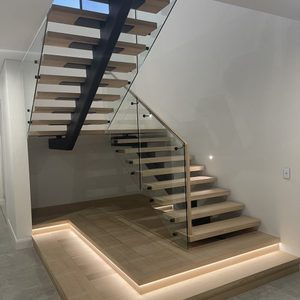 <span class=keywords><strong>Escaleras</strong></span> de larguero mono prefabricadas <span class=keywords><strong>con</strong></span> iluminación <span class=keywords><strong>LED</strong></span> iluminada que se adaptan a diferentes barandillas - Product Image 1