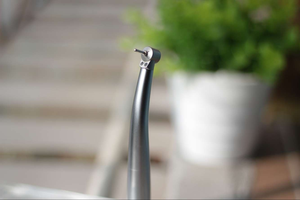 Pieza de mano de alta velocidad de 2/4 agujeros para niños Mini pieza de mano LED de alta velocidad con fuente de alimentación de turbina - Product Image 4