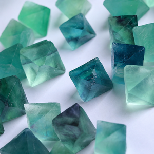 Fluorite Verte Naturelle en Gros, Octaèdre Brut, Spécimen Minéral, Fluorite Brute pour Guérison, Collection et Décoration - Product Image 6