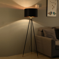 Lampe de table design moderne lampe sur pied de décoration lin tissu trépied lampadaire en métal pour hôtel salle de lecture chambre à coucher