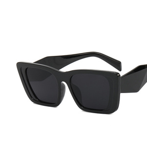 <span class=keywords><strong>2022</strong></span> nueva <span class=keywords><strong>moda</strong></span> superventas gafas <span class=keywords><strong>de</strong></span> sol cuadradas <span class=keywords><strong>de</strong></span> gran tamaño <span class=keywords><strong>para</strong></span> <span class=keywords><strong>mujer</strong></span> <span class=keywords><strong>lentes</strong></span> <span class=keywords><strong>de</strong></span> gradiente <span class=keywords><strong>de</strong></span> alta calidad rojo PC contorno blanco barato - Product Image 4