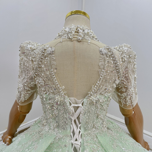 Vestido de niña de las flores Wn1792 verde menta con apliques de encaje plateado pesado, cuello alto con cuentas, vestido de princesa de gala hasta el suelo, 100% poliéster - Product Image 6