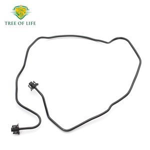 F1F1-8C012-VA ท่อน้ำหล่อเย็นต้นไม้แห่งชีวิตสำหรับเปลี่ยนหม้อน้ำฟอร์ดอ่างเก็บน้ำ - Product Image 1