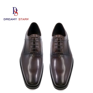 Chaussures de mariage pour hommes en cuir véritable marron, faites à la main, de haute qualité, avec motif tissé en relief, confortables, à lacets, pour l'automne, logo personnalisé léger - Product Image 3