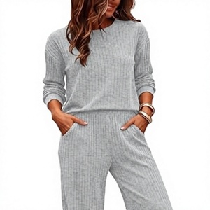 Ensemble de détente deux pièces côtelé de luxe léger pour femme, comprenant un haut pull à manches longues et un pantalon large, pour la maison, couleur unie, col rond - Product Image 3