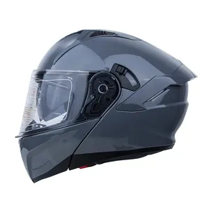 Grosir disesuaikan Logo kualitas tinggi DOT standar sepeda motor empat musim helm keren dan tampan Flip Up helm