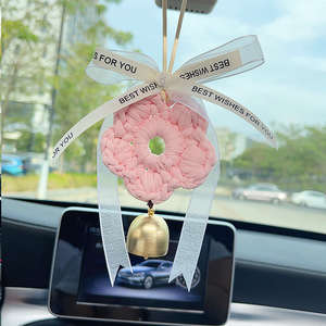 قلادة داخلية فاخرة منسوجة يدويًا لمرآة السيارة الخلفية بتصميم زهر الكرز الوردي، إكسسوار شائع لتزيين السيارات - Product Image 2