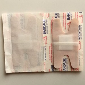 Vendaje Adhesivo en Forma de H, Color Piel, Tela Elástica, Apósito para Heridas en Articulaciones, Transpirable, Vendaje de Primeros Auxilios - Product Image 1