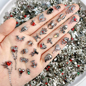 Décorations de <span class=keywords><strong>manucure</strong></span> en alliage 3D pour ongles, style gothique punk, breloques en forme de cœur, crânes et araignées pour <span class=keywords><strong>Halloween</strong></span> - Product Image 4