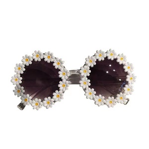 Enfants <span class=keywords><strong>petite</strong></span> fleur lunettes de soleil mode enfants marguerite lunettes de soleil filles bébé nuances lunettes UV400 extérieur Protection solaire lunettes - Product Image 4