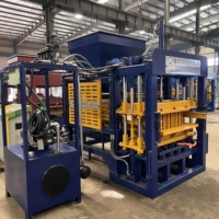 Équipement de production hydraulique QT4-15B pour les unités de béton utilisées dans les projets de logement, les routes, les cours et les travaux publics
