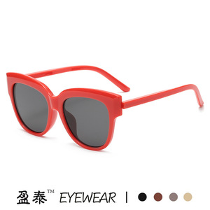 แว่นกันแดดทรงแคทอาย ยี่ห้อ Yingtai ป้องกันรังสียูวี 400 กรอบพลาสติก น้ำหนักเบา สำหรับทุกเพศ - Product Image 4