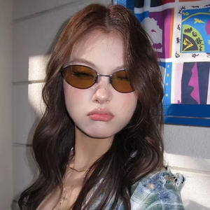 Gafas de Sol Ovaladas con Borde Dorado Estilo Coreano Qianai, Montura Metálica, UV400, Moda Femenina Y2K, Gafas de Ojo de Gato en Forma de Lágrima - Product Image 2