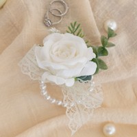 Aksesori Pesta Pengiring Pengantin Pernikahan Boutonniere Korsase Pergelangan Tangan Bunga Kain Buatan Tangan Biru Ungu Merah Muda Gading