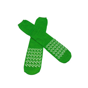 Fourniture d'équipements de ligne aérienne OEM Chaussettes d'aviation d'hôpital jetables antidérapantes personnalisées pour hommes et femmes pour un voyage confortable - Product Image 4