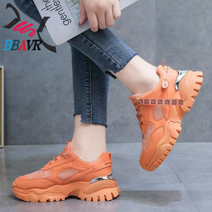 Baskets de sport respirantes pour femmes Ins Tide, en caoutchouc et maille, chaussures décontractées pour la marche en extérieur, rehaussantes, pour l'automne et le printemps - Product Image 4