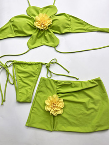 Set Bikini da Donna 3 Pezzi con Halter, Ferretto <span class=keywords><strong>e</strong></span> Push-Up, <span class=keywords><strong>Perizoma</strong></span> Brasiliano <span class=keywords><strong>e</strong></span> Mini Abito con Design Floreale Grande - Costumi da Bagno - Product Image 5