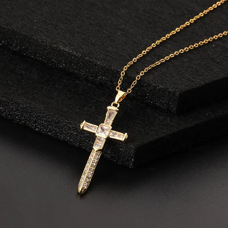 Fashion Jewelry Necklaces Gold Plated Cross Necklace Personalized CZ Crucifix Pendant Clavicle Chain For Women