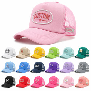 Gorra Trucker Personalizada con Logotipo Bordado, Transpirable, Unicolor Rosa, Unisex, con Malla Trasera - Product Image 1