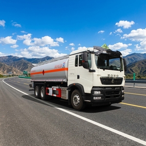 Camion-citerne SINOTRUK HOWO 6x4, 25000L, pour <span class=keywords><strong>le</strong></span> transport de diesel, 25m³ de réservoir de carburant, LHD, 10 roues, à vendre - Product Image 2