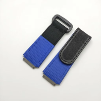 Montre mécanique ultra-fine personnalisée avec bracelet bleu en nylon et boîtier en fibre de carbone souple pour hommes