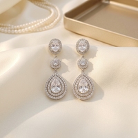 Boucles d'oreilles pendantes longues en forme de poire à 3 niveaux, pavées de CZ, hypoallergéniques et inaltérables, pour mariage, concours de beauté, bal de promo et soirée - Collection Mode 2026