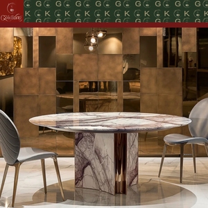 Mesa de Comedor Redonda de Alta Gama GOLDKING para Residencias, Mármol Blanco con Vetas Rosas, Base de Cuatro Pétalos, Incrustaciones Doradas, OEM ODM Directo - Product Image 3