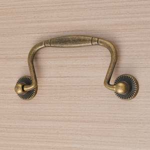 Tirador de Gabinete B-139, Bronce Antiguo, Aleación de Zinc, 78 mm, Estilo Tradicional, Tirador de Cajón - Product Image 4