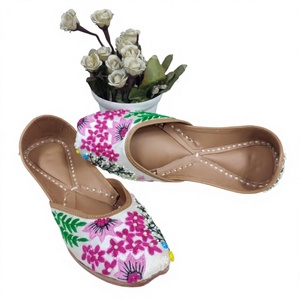 Chaussures pour femmes en cuir véritable, style décontracté, tendance mode traditionnelle, protection personnalisable, fermeture à lacets, motif floral - Product Image 4