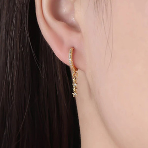 Orecchini a cerchio a forma di stella per donna, stile dolce, gioielli per le orecchie con pietre scintillanti, accessori da indossare ogni giorno - Product Image 6