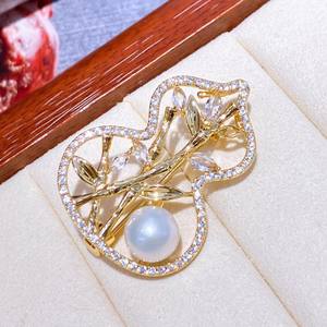 Broche plate en forme de fleur de gourde d'eau douce naturelle de 8 mm, bijoux Fulu avec légère imperfection, pour cadeaux, vente en gros - Product Image 3