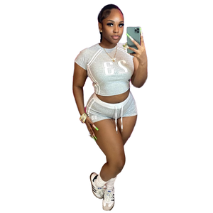 Nuovo Set Estivo Trendy da <span class=keywords><strong>Donna</strong></span>: Top Corto Stampato <span class=keywords><strong>e</strong></span> <span class=keywords><strong>Pantaloncini</strong></span> Biker, <span class=keywords><strong>Completo</strong></span> Casual in Due Pezzi - Product Image 1