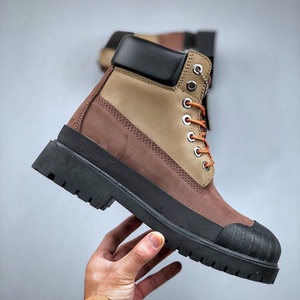 Chaussures de marche neutres de luxe, bottes de travail en cuir véritable de créateur original, style streetwear, bottes jaunes imperméables - Product Image 4