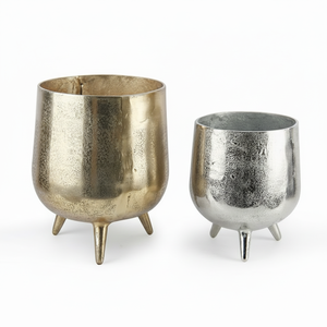 Macetas de metal contemporáneas, ideales para exhibir sus plantas de interior favoritas en casas modernas elegantes a precio de venta - Product Image 1