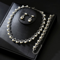 Collar Retro con Forma de Hoja de Perla - una Pieza de Joyería con Forma de Hoja Rara y Elegante