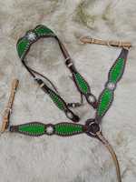 Ensemble de sellerie western haut de gamme pour cheval avec cristaux, têtière et collier de poitrail en cuir naturel souple, logo personnalisé, confortable et de haute qualité