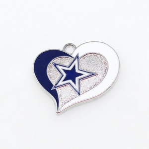 Dijes de Joyería en Forma de Corazón con Logo de Equipo de Fútbol Americano <span class=keywords><strong>NFL</strong></span> para Llaveros al por Mayor - Product Image 2