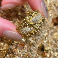 Großhandel Damen S925 Silber 18K Vergoldeter Geometrischer Ring mit Vintage-Textur und Breitem Design